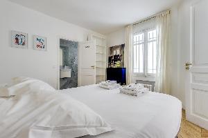 Champs Elysées - Bassano 2 Bedrooms