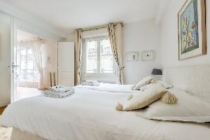 Champs Elysées - Bassano 2 Bedrooms