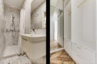 cool showers in Champs Elysées - Bassano 2 Bedrooms luxury apartment