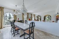 pleasant dining room of Cannes - Palm Spring Villa luxury apartment