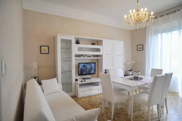 chic Bellagio - Deluxe Apartment with Balcony luxury home and vacation rental