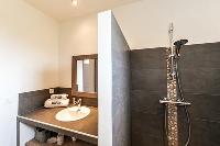 nifty bathroom in Corsica - Pinarellu luxury apartment