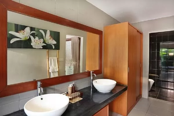clean and fresh bathroom in Bali - Legian Kriyamaha Villa 5 luxury apartment