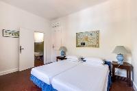 clean and fresh bedding in Cannes Villa Boulevard des Collines luxury apartment