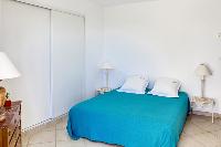 fresh and clean bedding in Corsica - Marina luxury apartment