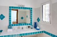 refreshing bathroom trim in Corsica - Marina luxury apartment